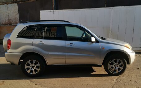 Toyota RAV4, 2002 год, 700 000 рублей, 1 фотография