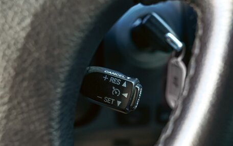 Toyota Land Cruiser Prado 120 рестайлинг, 2005 год, 2 350 000 рублей, 17 фотография