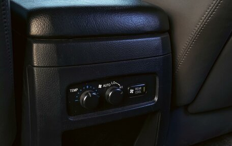 Toyota Land Cruiser Prado 120 рестайлинг, 2005 год, 2 350 000 рублей, 19 фотография