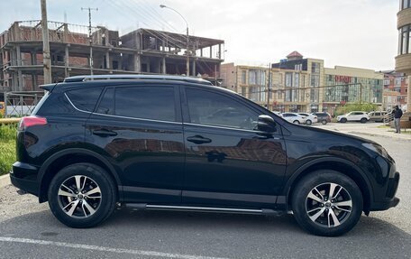 Toyota RAV4, 2017 год, 1 690 000 рублей, 2 фотография