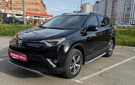 Toyota RAV4, 2017 год, 1 690 000 рублей, 4 фотография