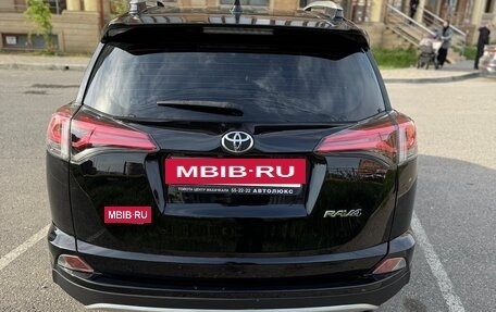Toyota RAV4, 2017 год, 1 690 000 рублей, 6 фотография