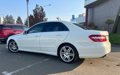 Mercedes-Benz E-Класс, 2011 год, 1 600 000 рублей, 3 фотография