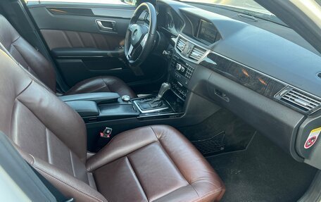 Mercedes-Benz E-Класс, 2011 год, 1 600 000 рублей, 24 фотография