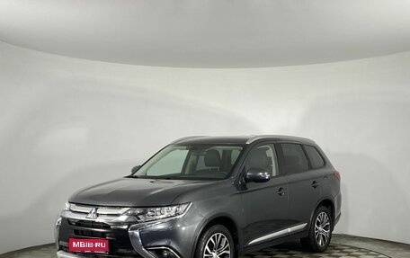 Mitsubishi Outlander III рестайлинг 3, 2018 год, 1 890 000 рублей, 1 фотография