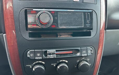 Chrysler Town & Country IV, 2004 год, 259 000 рублей, 13 фотография