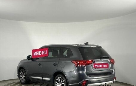 Mitsubishi Outlander III рестайлинг 3, 2018 год, 1 890 000 рублей, 6 фотография
