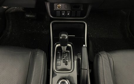 Mitsubishi Outlander III рестайлинг 3, 2018 год, 1 890 000 рублей, 16 фотография