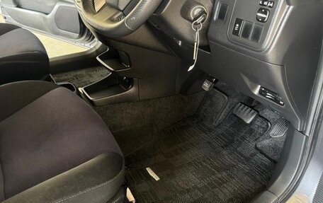 Toyota Wish II, 2016 год, 1 446 000 рублей, 19 фотография