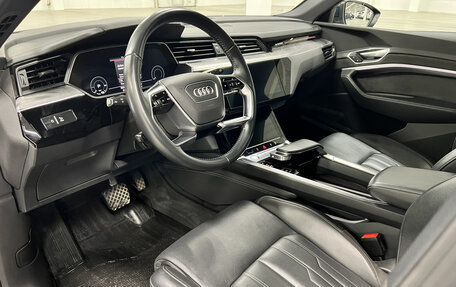 Audi e-tron I, 2019 год, 4 399 000 рублей, 16 фотография