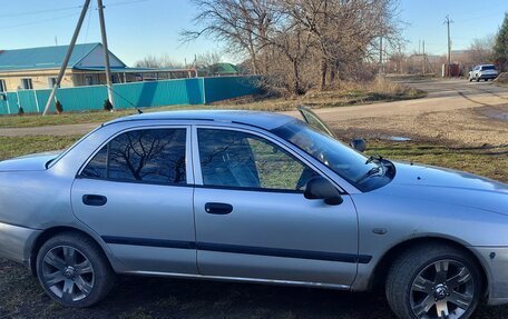 Mitsubishi Carisma I, 2002 год, 280 000 рублей, 2 фотография