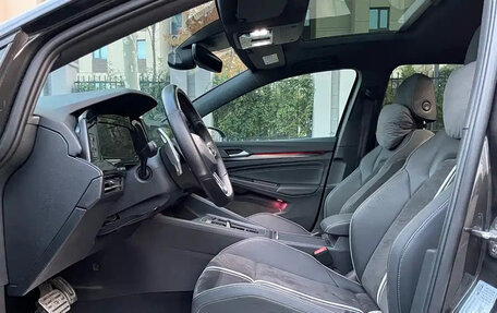 Volkswagen Golf VIII, 2020 год, 1 304 450 рублей, 13 фотография