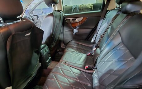 Infiniti QX70, 2014 год, 3 200 000 рублей, 14 фотография