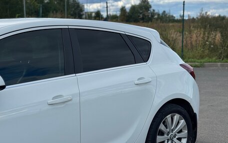 Opel Astra J, 2011 год, 760 000 рублей, 2 фотография