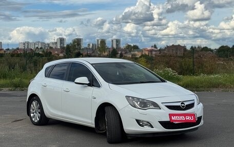 Opel Astra J, 2011 год, 760 000 рублей, 6 фотография