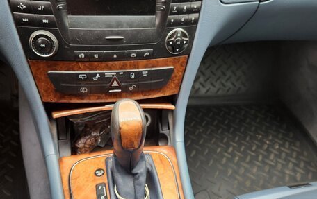 Mercedes-Benz E-Класс, 2003 год, 1 050 000 рублей, 10 фотография