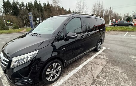 Mercedes-Benz V-Класс, 2017 год, 6 100 000 рублей, 1 фотография
