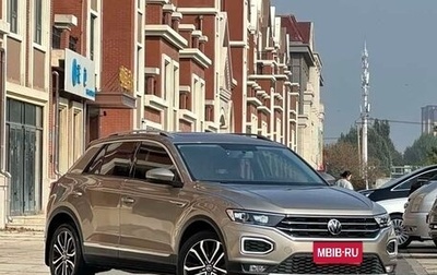 Volkswagen T-Roc I, 2022 год, 1 800 000 рублей, 1 фотография