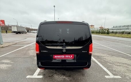 Mercedes-Benz V-Класс, 2017 год, 6 100 000 рублей, 4 фотография