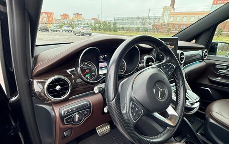 Mercedes-Benz V-Класс, 2017 год, 6 100 000 рублей, 14 фотография