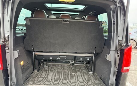 Mercedes-Benz V-Класс, 2017 год, 6 100 000 рублей, 19 фотография