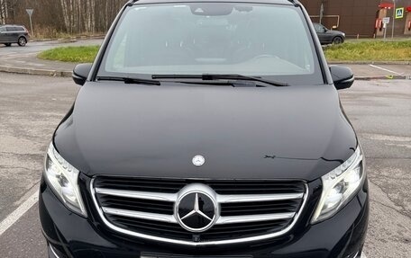 Mercedes-Benz V-Класс, 2017 год, 6 100 000 рублей, 21 фотография