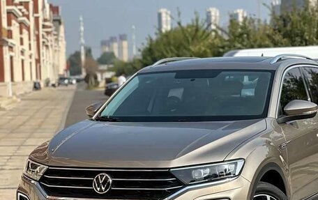 Volkswagen T-Roc I, 2022 год, 1 800 000 рублей, 4 фотография