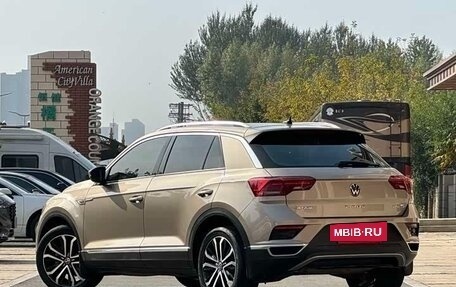 Volkswagen T-Roc I, 2022 год, 1 800 000 рублей, 6 фотография