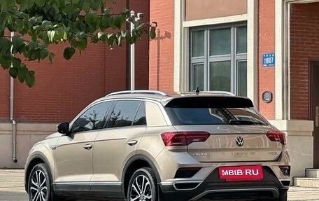 Volkswagen T-Roc I, 2022 год, 1 800 000 рублей, 8 фотография