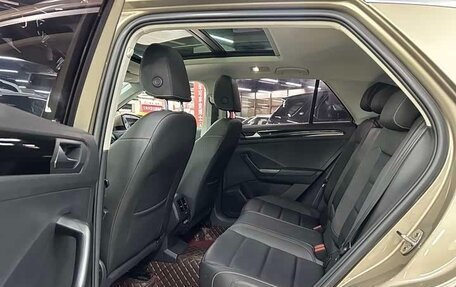 Volkswagen T-Roc I, 2022 год, 1 800 000 рублей, 23 фотография