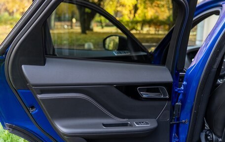 Jaguar F-Pace, 2019 год, 3 420 000 рублей, 26 фотография