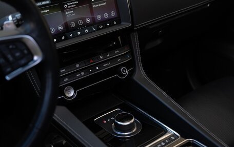 Jaguar F-Pace, 2019 год, 3 420 000 рублей, 25 фотография