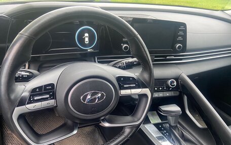 Hyundai Elantra, 2021 год, 2 250 000 рублей, 4 фотография