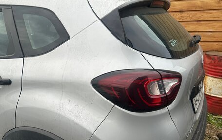 Renault Kaptur I рестайлинг, 2018 год, 700 000 рублей, 3 фотография