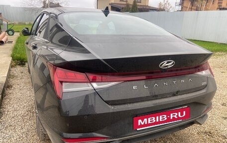 Hyundai Elantra, 2021 год, 2 250 000 рублей, 3 фотография