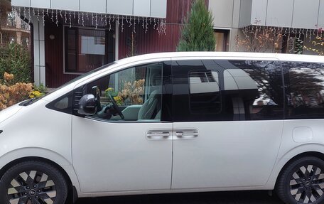 Hyundai Staria, 2021 год, 4 400 000 рублей, 3 фотография