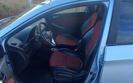 Hyundai Solaris II рестайлинг, 2013 год, 895 000 рублей, 2 фотография