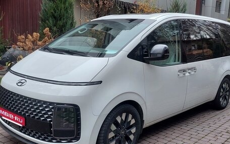 Hyundai Staria, 2021 год, 4 400 000 рублей, 2 фотография