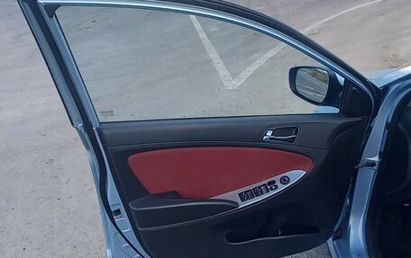 Hyundai Solaris II рестайлинг, 2013 год, 895 000 рублей, 3 фотография