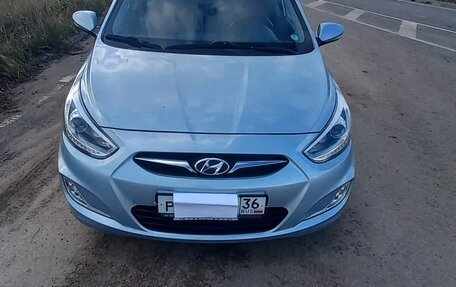 Hyundai Solaris II рестайлинг, 2013 год, 895 000 рублей, 5 фотография