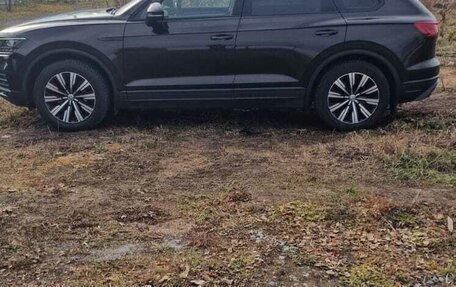 Volkswagen Touareg III, 2019 год, 4 700 000 рублей, 10 фотография