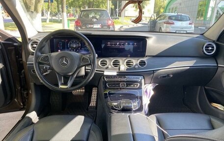 Mercedes-Benz E-Класс, 2017 год, 3 000 000 рублей, 7 фотография