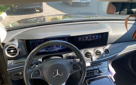 Mercedes-Benz E-Класс, 2017 год, 3 000 000 рублей, 8 фотография