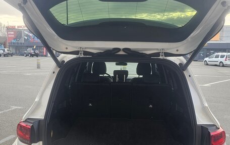 Mercedes-Benz GLB, 2019 год, 3 200 000 рублей, 10 фотография