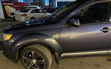 Mitsubishi Outlander III рестайлинг 3, 2008 год, 900 000 рублей, 20 фотография