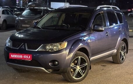 Mitsubishi Outlander III рестайлинг 3, 2008 год, 900 000 рублей, 18 фотография