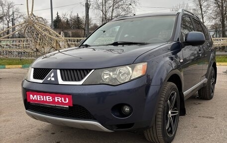 Mitsubishi Outlander III рестайлинг 3, 2008 год, 900 000 рублей, 8 фотография