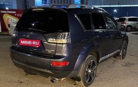 Mitsubishi Outlander III рестайлинг 3, 2008 год, 900 000 рублей, 16 фотография