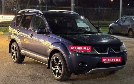 Mitsubishi Outlander III рестайлинг 3, 2008 год, 900 000 рублей, 14 фотография