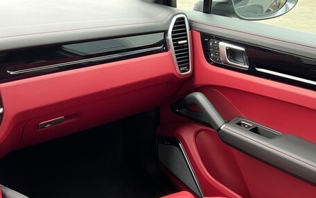 Porsche Cayenne III, 2025 год, 14 000 000 рублей, 16 фотография